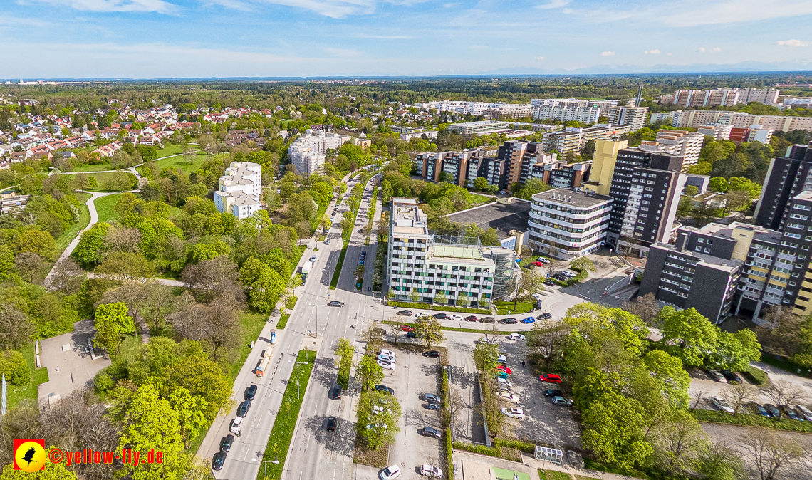 04.05.2023 - Luftbilder vom Marx-Zentrum uns seiner Umgebung in Neuperlach